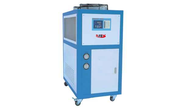 風冷(leng)式冷(leng)水機(ji)