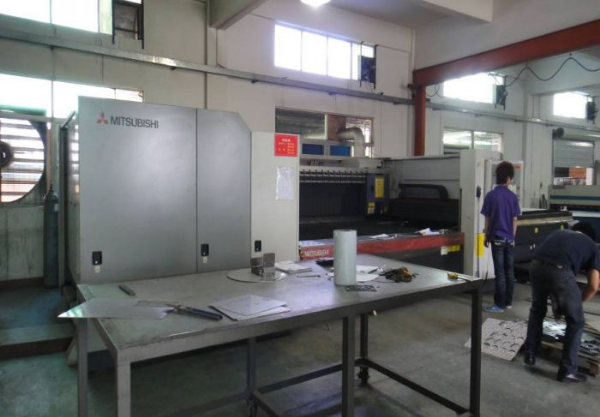 三菱(ling)最新(xin)款鐳(lei)射激(ji)光機(ji)