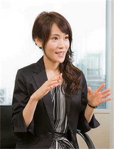 鱼跃在花见
