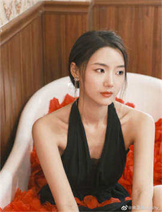 女邻居2-别必雄被双开